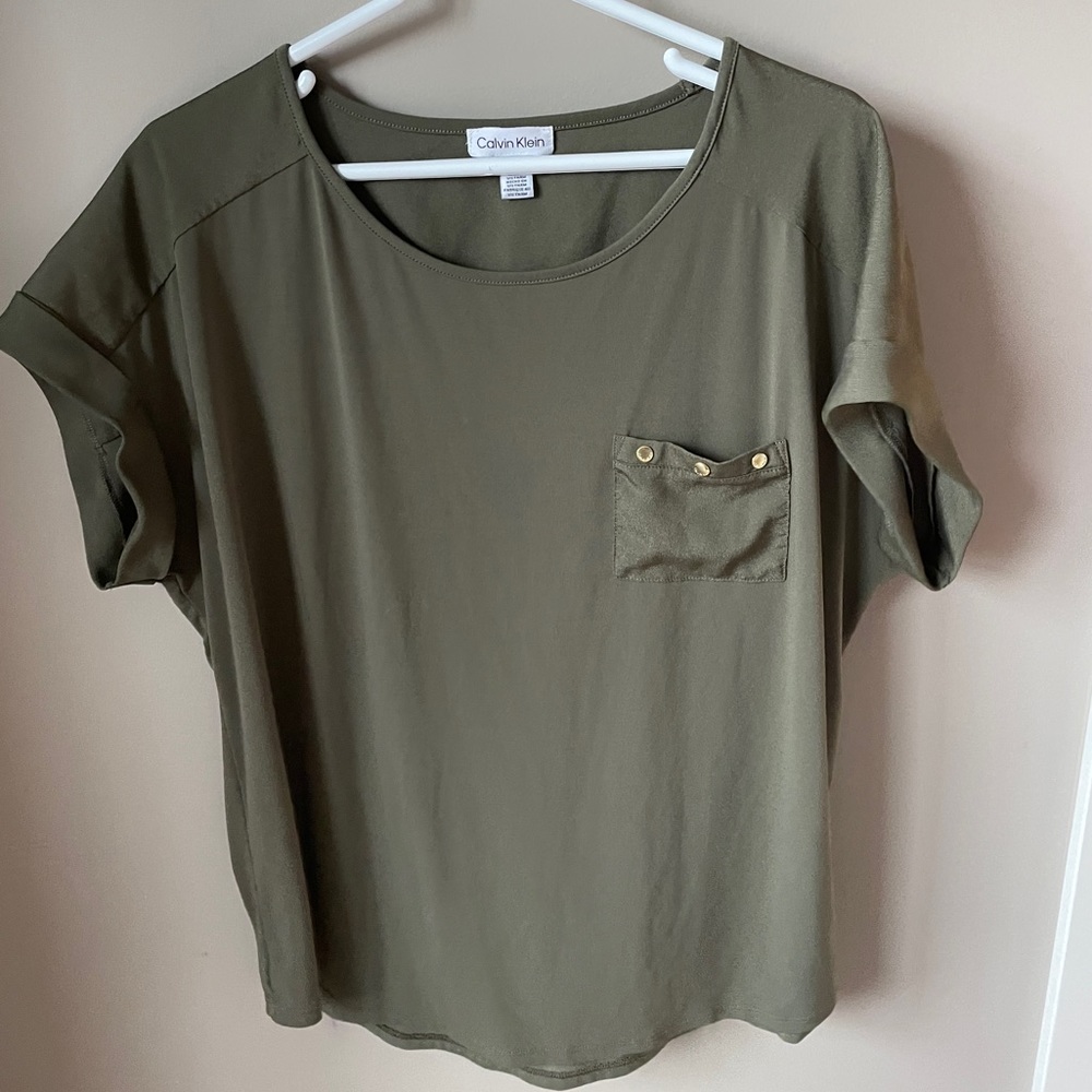 army green t shirt